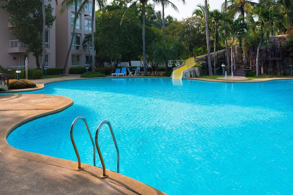 بان سانساران بيتش فرونت كوندومينيوم حمام سباحة مكشوف