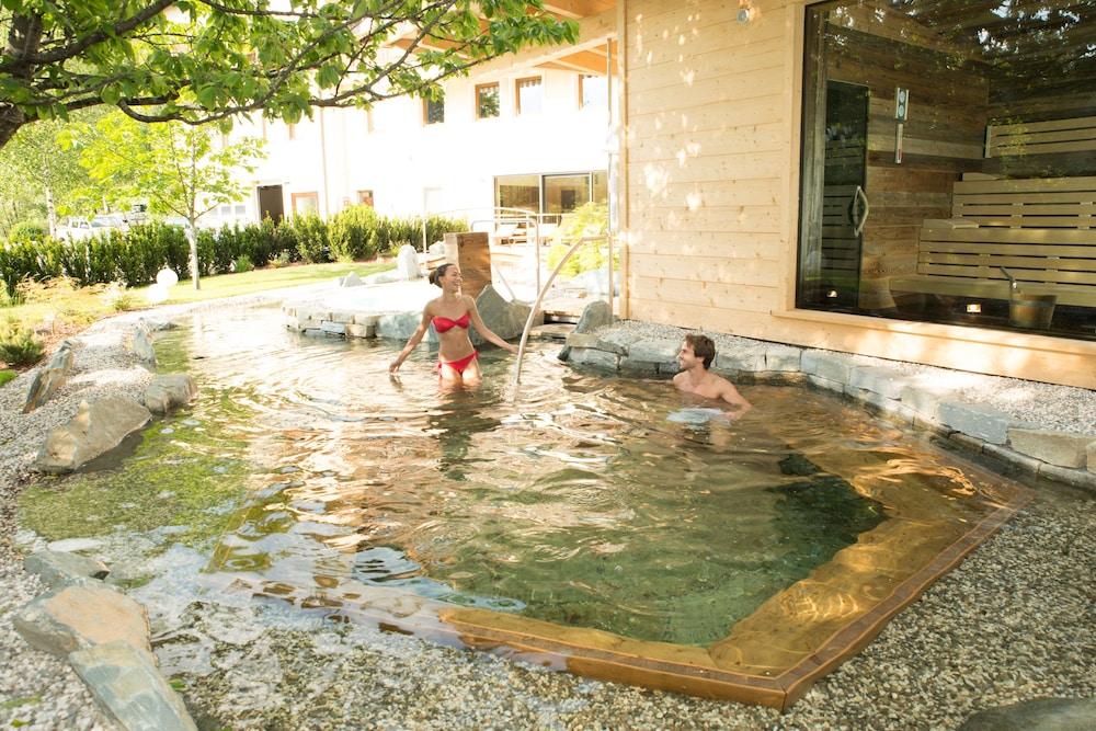 Hotel Weisses Rössl - Cavallino Bianco Natural Pool