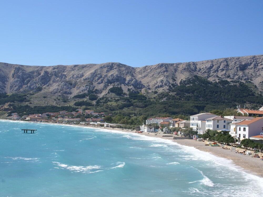 Classy Villa With a sea View in Krk Island Exterior