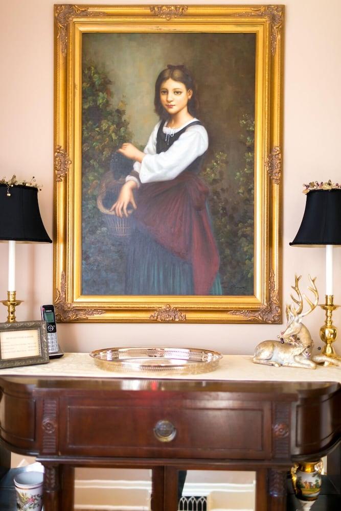 1810 إميرسن هاوس بد آند بريكفاست - للبالغين فقط تفاصيل الفندق من الداخل