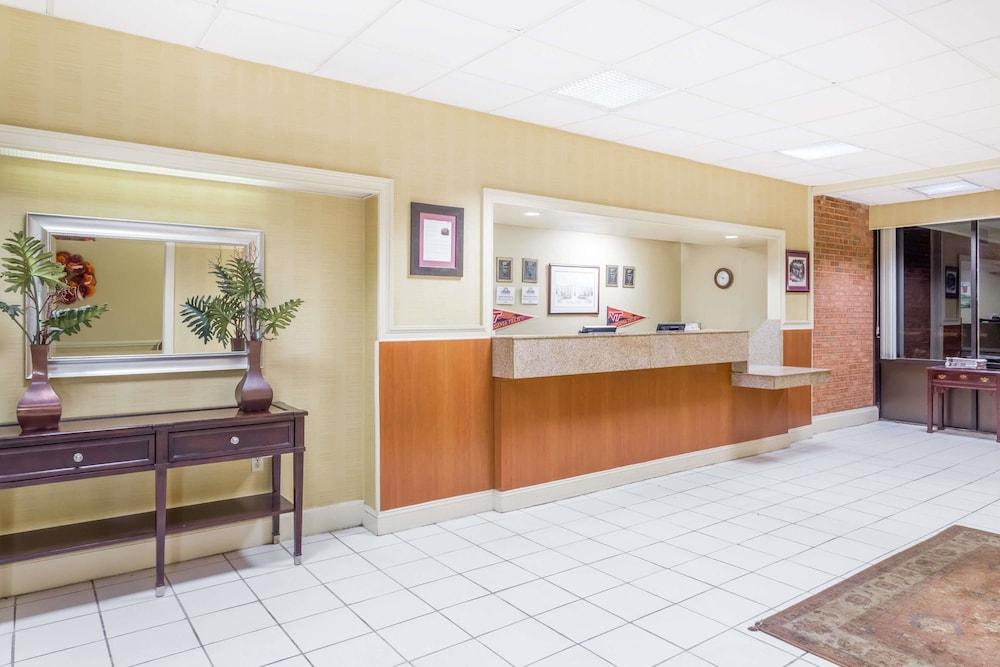 دايز إن باي ويندام بلاكسبرج كونفرنس سنتر الردهة