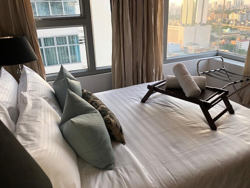 كوزي باد إن هارت أوف ماكاتي هي سبيد واي فاي الصورة الأساسية