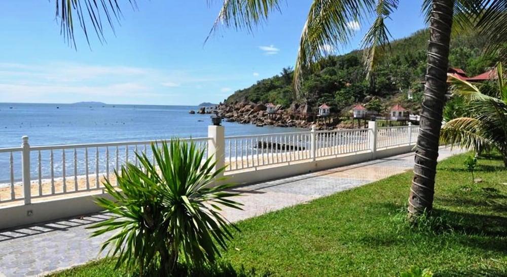 رويال هوتل آند هيلث كير ريزورت كوي نون المنطقة الخارجية