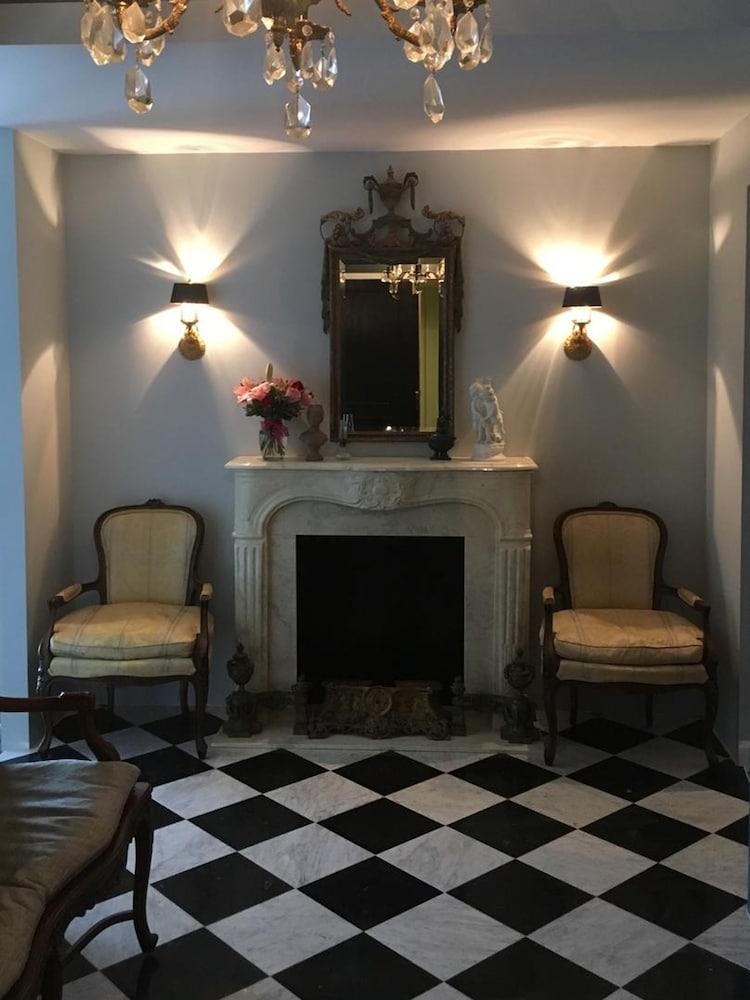 هينلوبين يونيت 801 باي لونج آند فوستر داخلي