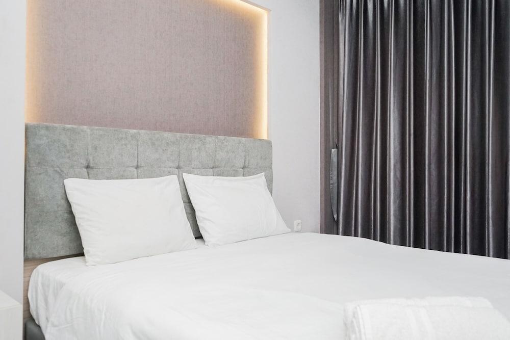 Clean and Tidy Studio Room at Tree Park Apartment Featured Image