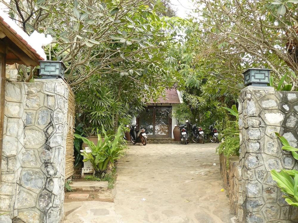 Mealea Resort Property Grounds