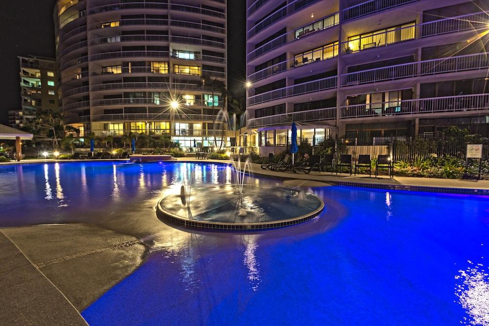 Gemini Resort Outdoor Pool