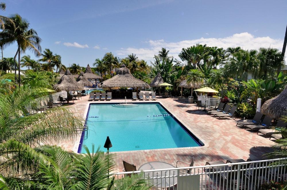 هوليداي إن كي لارجو باي آيتش جي زحليقة مائية