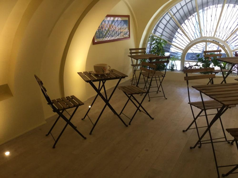 بي آند بي تورينو تريه شيك داخلي