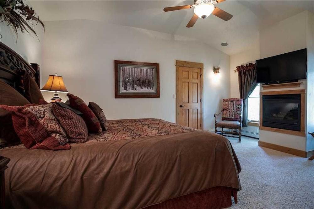 ماونتن فيو آت إيجل ريدج تاون هومز غرفة