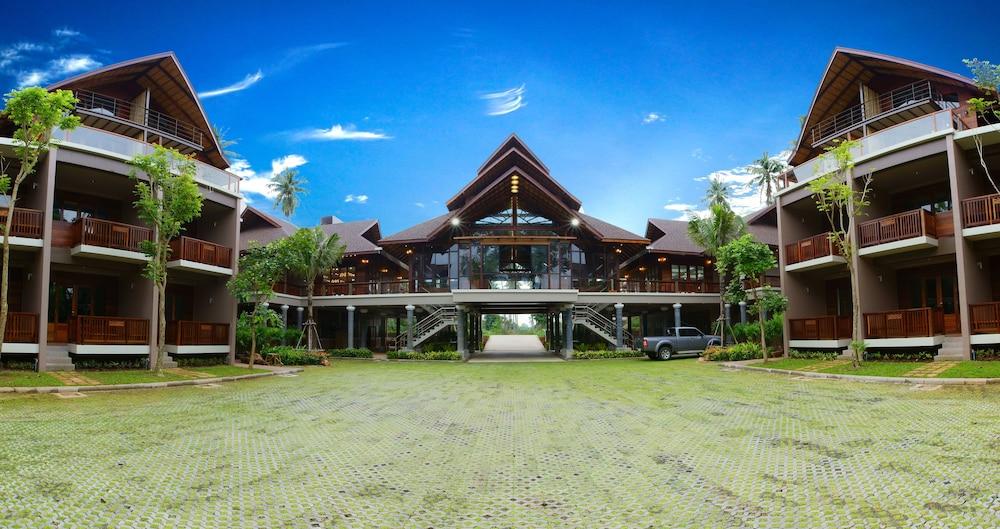 Khanom Cabana Beach Resort Exterior