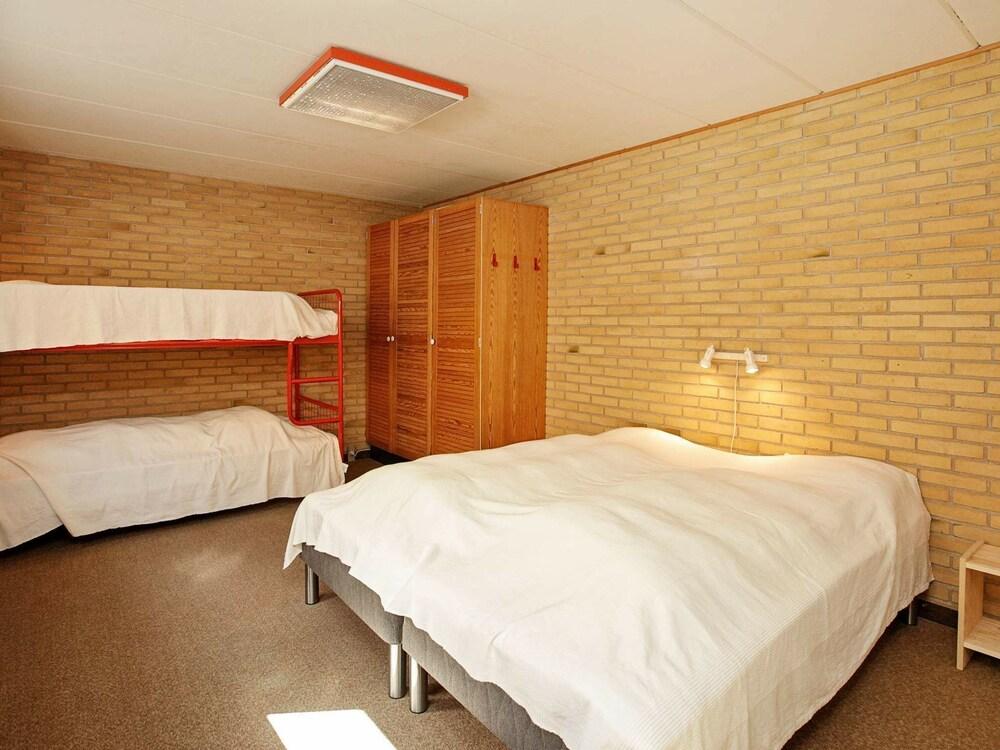 لوفيلي هوليداي هوم إن سكيجن نير بيتش غرفة