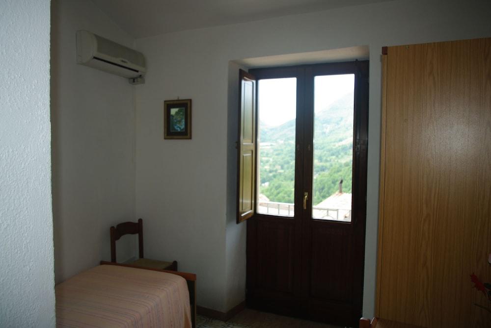 بد آند بريكفاست لو دو لانتيرني غرفة