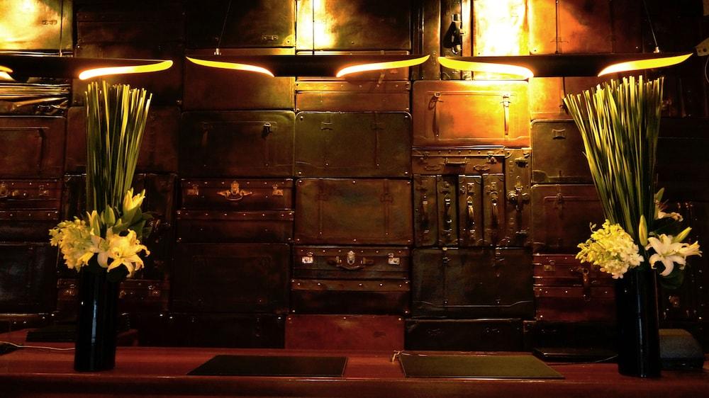 يو آر بي إن بوتيك شانغهاي منصة تسجيل إجراءات الوصول/المغادرة