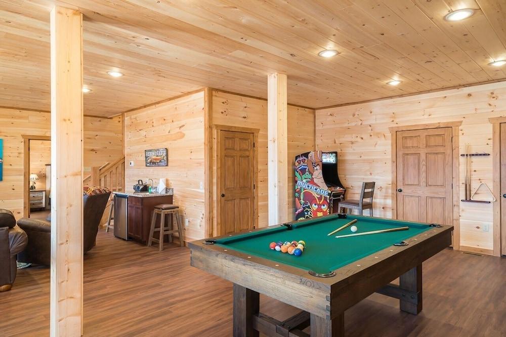 ذا بير آند تروت 4 بد روم هوم باي ردونينج غرفة الألعاب