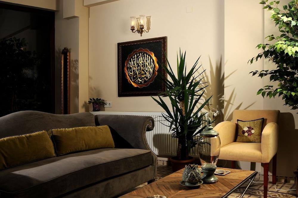 Edahan Hotel Lobby