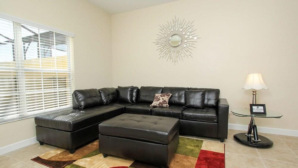 جرماب 8954 - بارادايس بالمز ريزورت - 4 بد رومز 3 باث رومز تاون هاوس داخلي