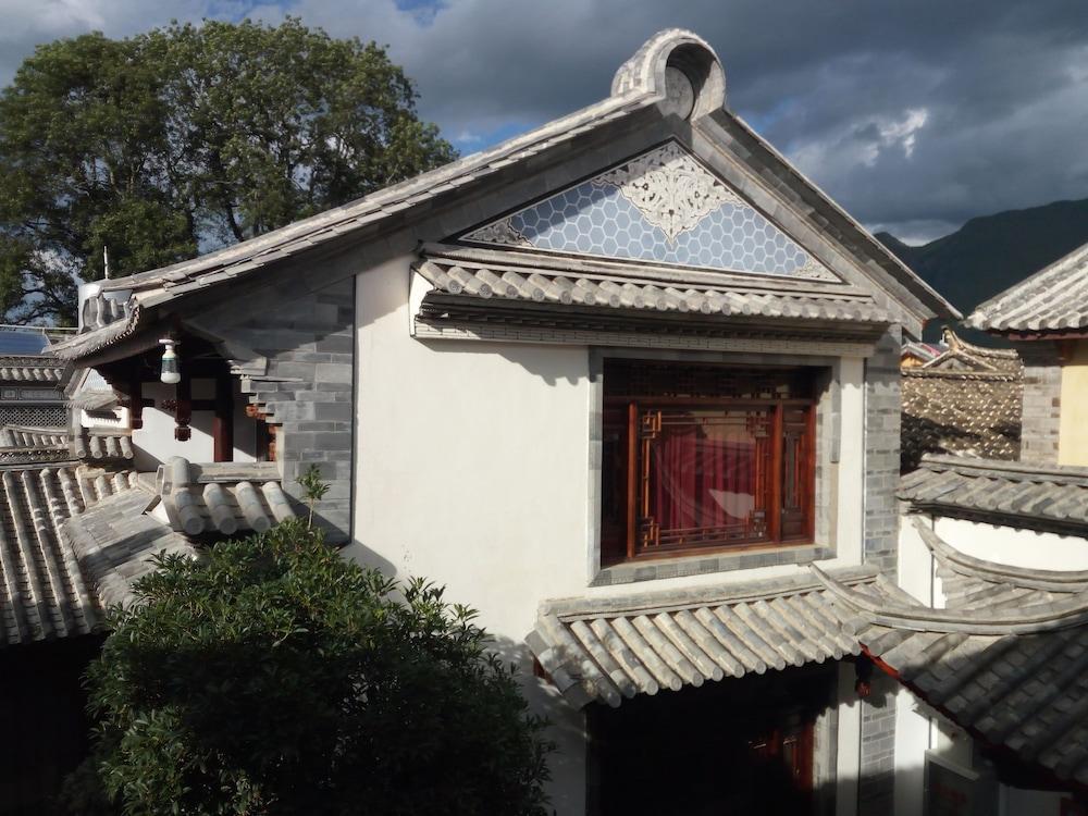 Shaxi Aoding Courtyard Exterior detail