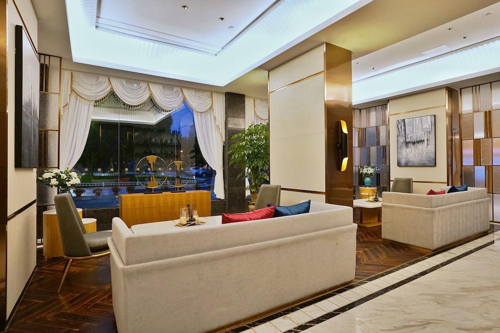 ميتروبولو لوجيازوي جينتشياو جاردن هوتل داخل الفندق