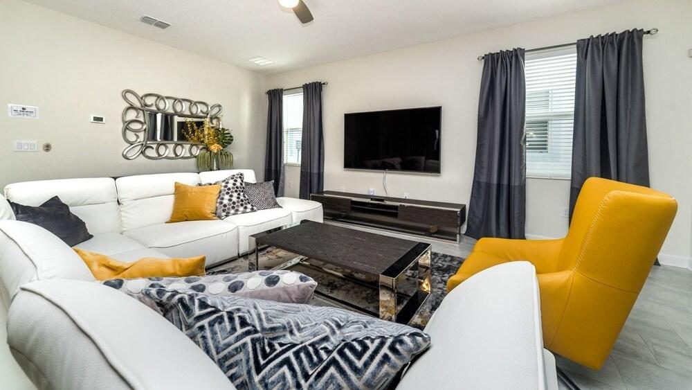 جي آر إتش إم في دي 1688 - تشامبيونز جايت ريزورت - 6 بد رومز 6 باث رومز هاوس منطقة الجلوس في الردهة