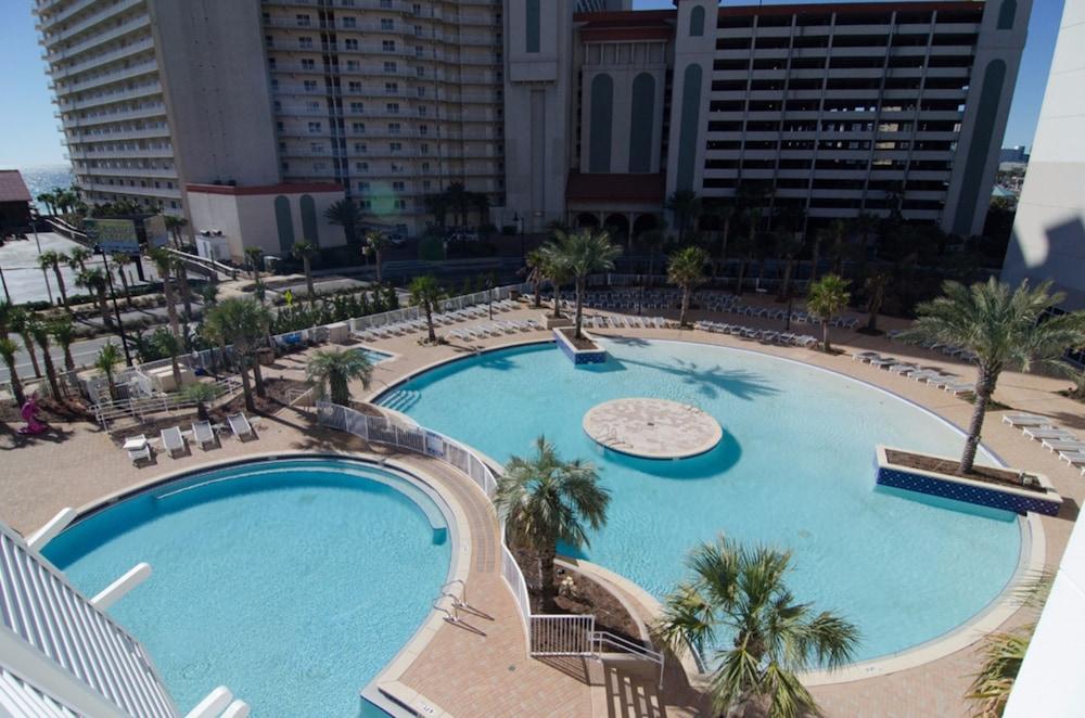 ليك تاون وارف باي رويال أمريكان بيتش جيت أوايز حمام سباحة مكشوف