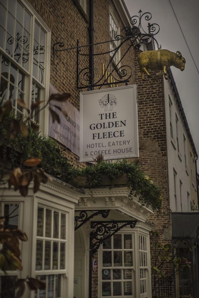 ذا جولدن فليس هوتل، ثيرسك، نورث يوركشير تفاصيل الفندق من الخارج