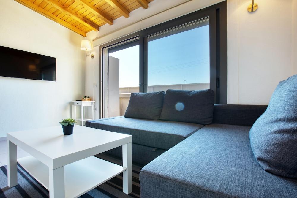 أيجيان أبارتمنتس - مارينا آند شيوس أيلاند فيو داخلي