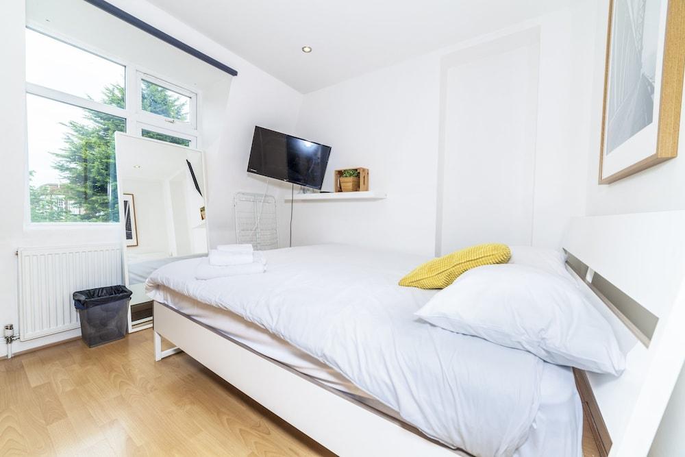 Lingwell Concept by Allô Housing Room