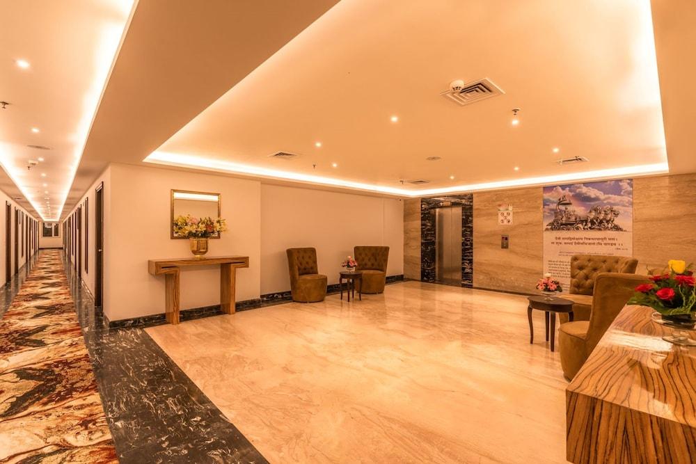 Divine Clarks Inn Suites Lobby