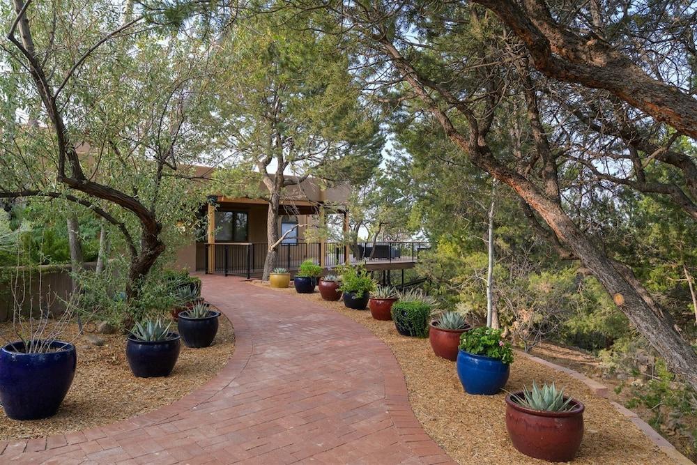 Casa Ladera - Enchanting Home, Nestled in Foothills With Spectacular Views Property Grounds