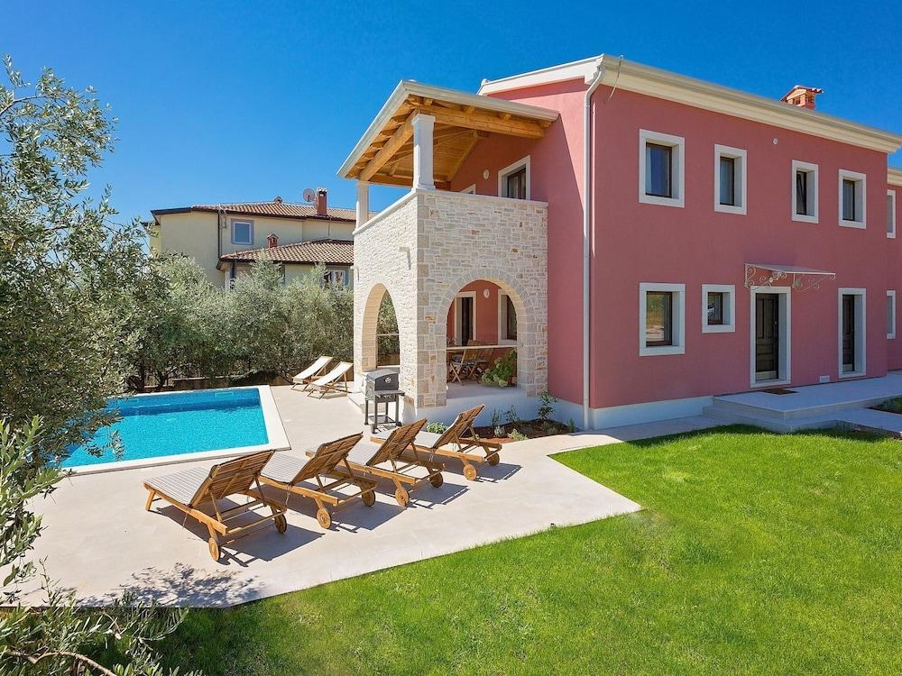 Spacious Villa With Private Pool With Whirlpool Area, Near Porec and Beach Featured Image
