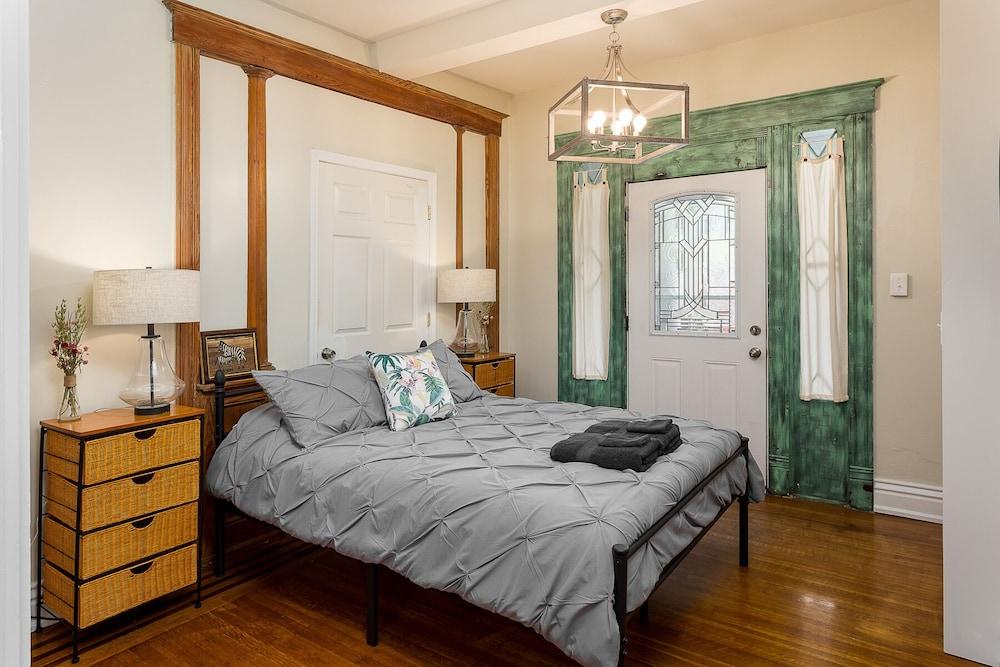 فالي رينو فيتد  بد روم اردستاون / هايلاندز! غرفة