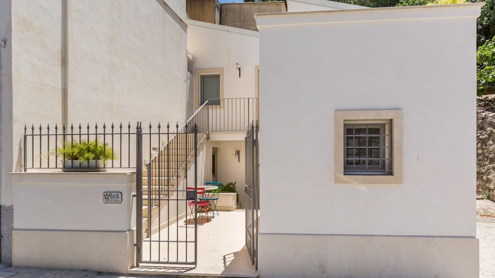 Scicli Albergo Diffuso Exterior