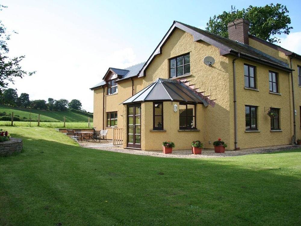 Pwllgwilym Holiday Cottages and B&B