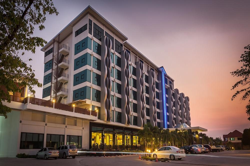 ألفاريز هوتل