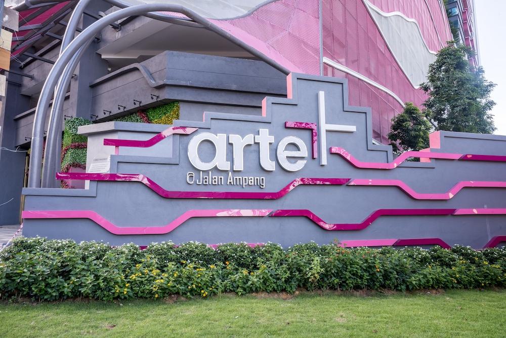 أو واي أو هوم 44045 سبلينديد 2 بد رومز آرتي بلس المنطقة الخارجية