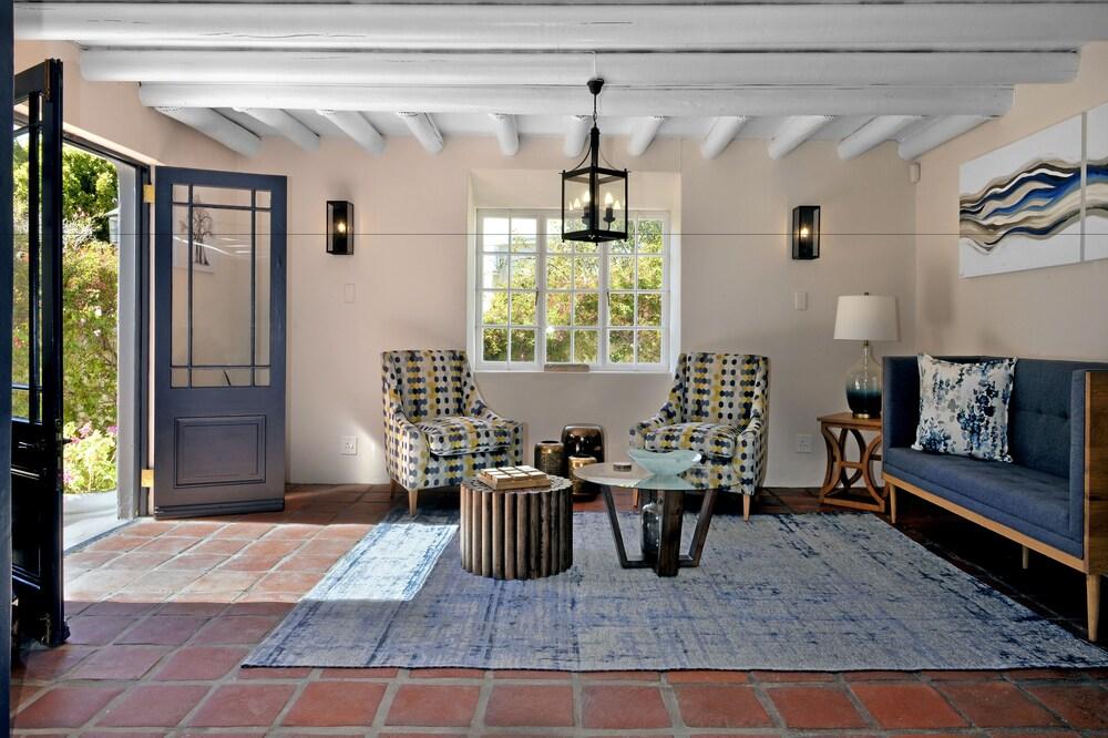 Mirabelle Bed & Breakfast Interior