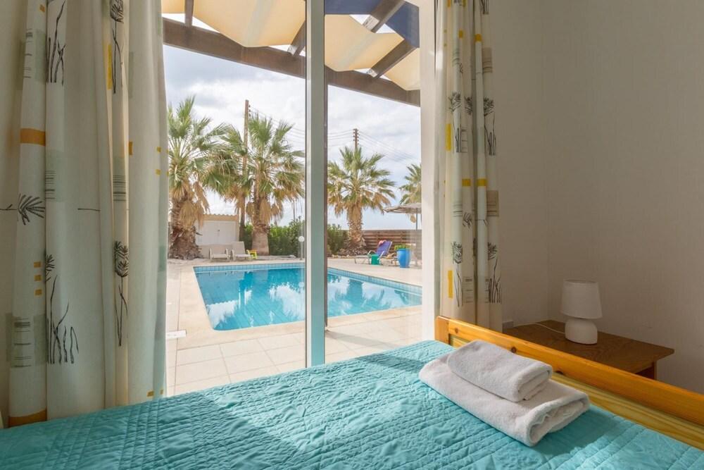 Villa Aspelia Large Private Pool Walk to Beach Sea Views A C Wifi Eco-friendly - 2421 Room