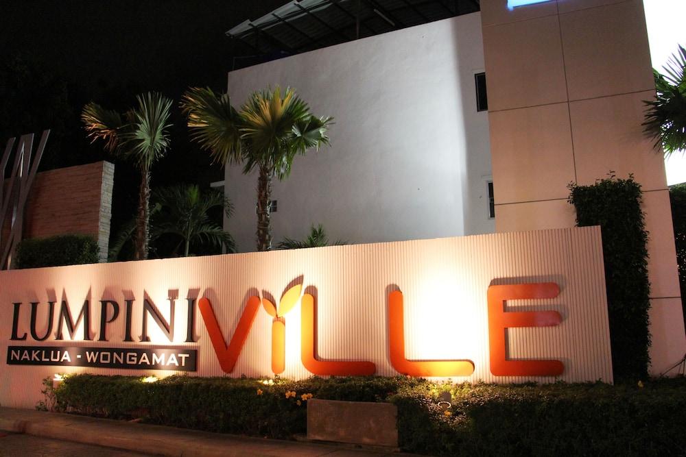 لومبيني فيل ناكلوا جود لاك تفاصيل الفندق من الخارج