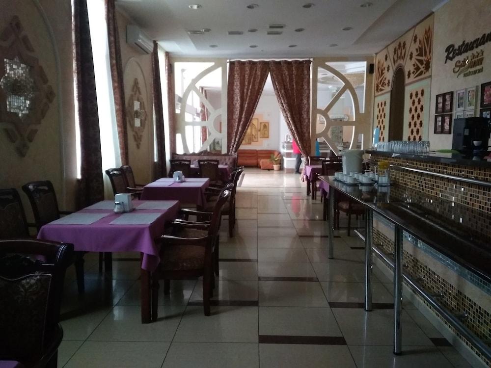 سيلك واي هوتل الصورة الأساسية