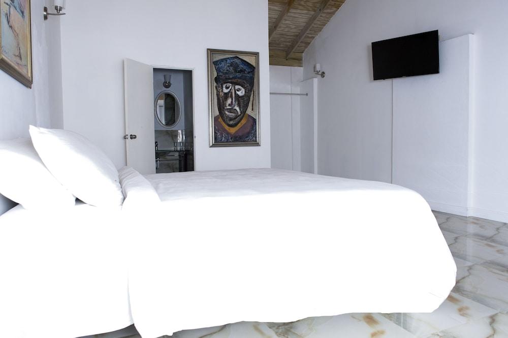 بولس سويتس آت فيلا روناي