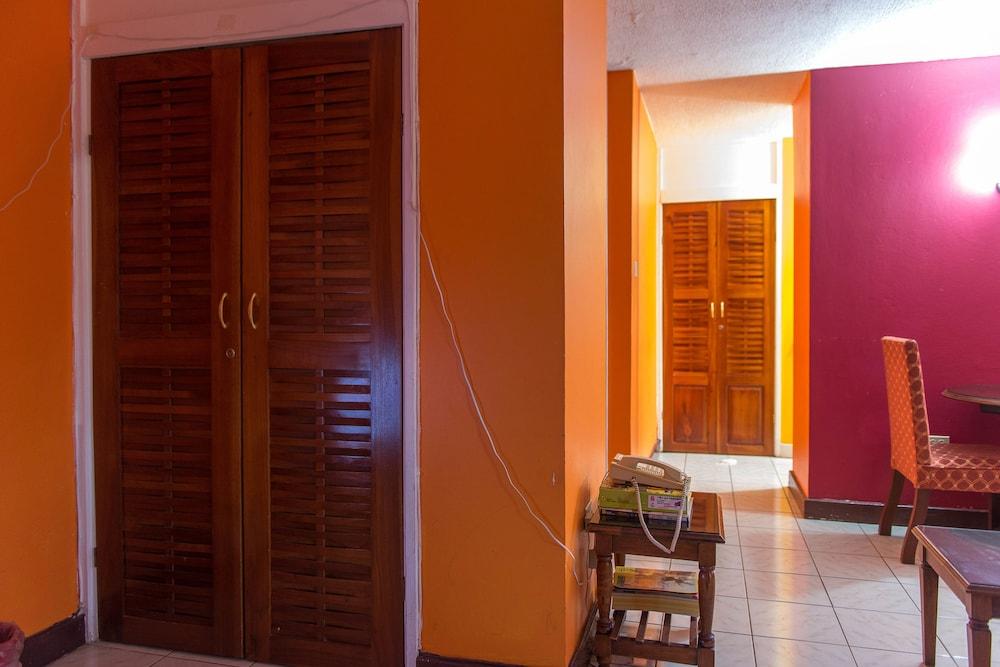 Sundreamer Beach Studio at Turtle Towers Lobby Sitting Area
