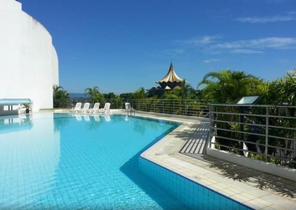 Puteri Wing, Riverside Majestic Hotel Outdoor Pool