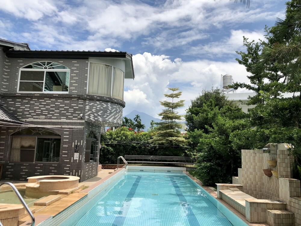Treehouse Outdoor Pool