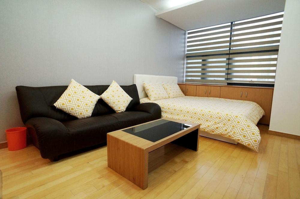 إدينسيتي ابارتمنت سامسونج كوإكس ستيشن غرفة