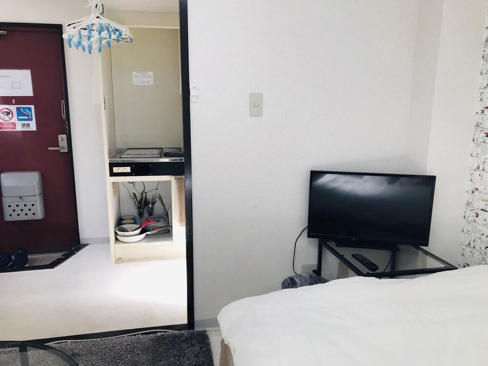 EX Fuse Apartment 1A Room