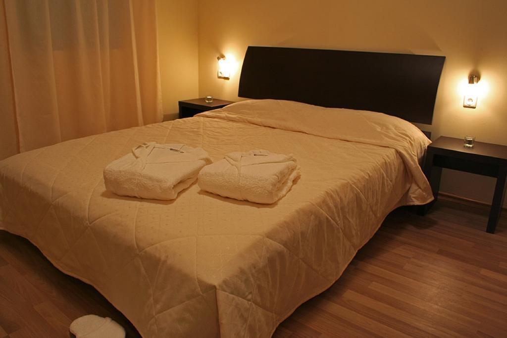 صنرايز كلوب آبارت هوتل أخرى