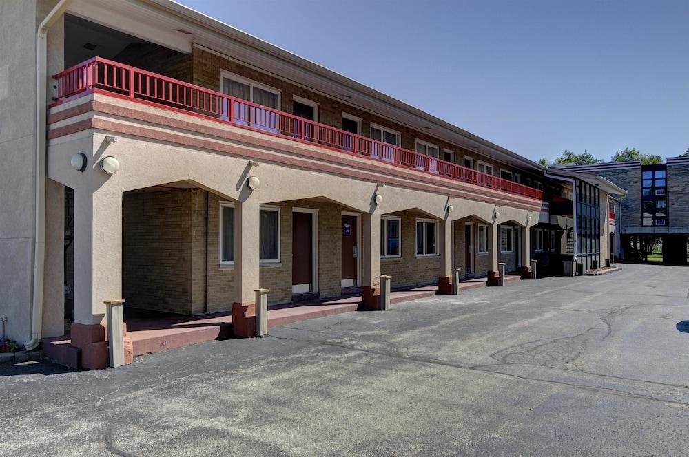 فيربريدج إن إكسبرس، بارينجتن المنطقة المحيطة بالمنشأة