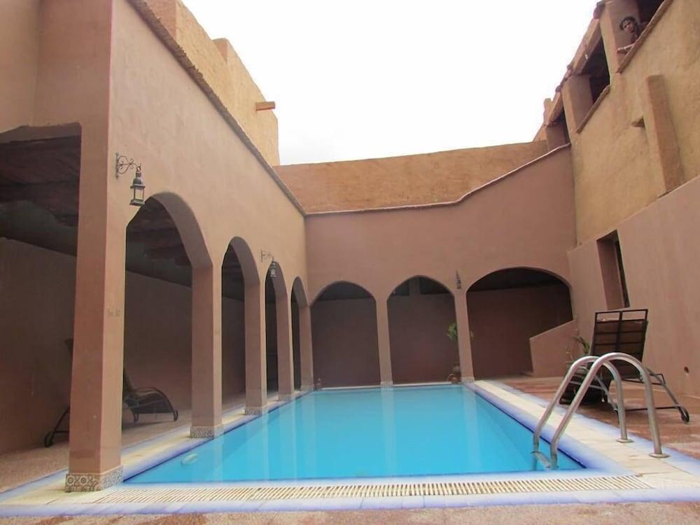 Gite Elkhorbat Outdoor Pool