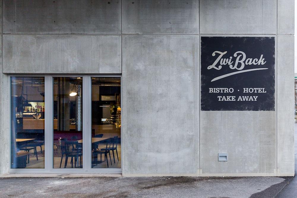 هوتل زويباك